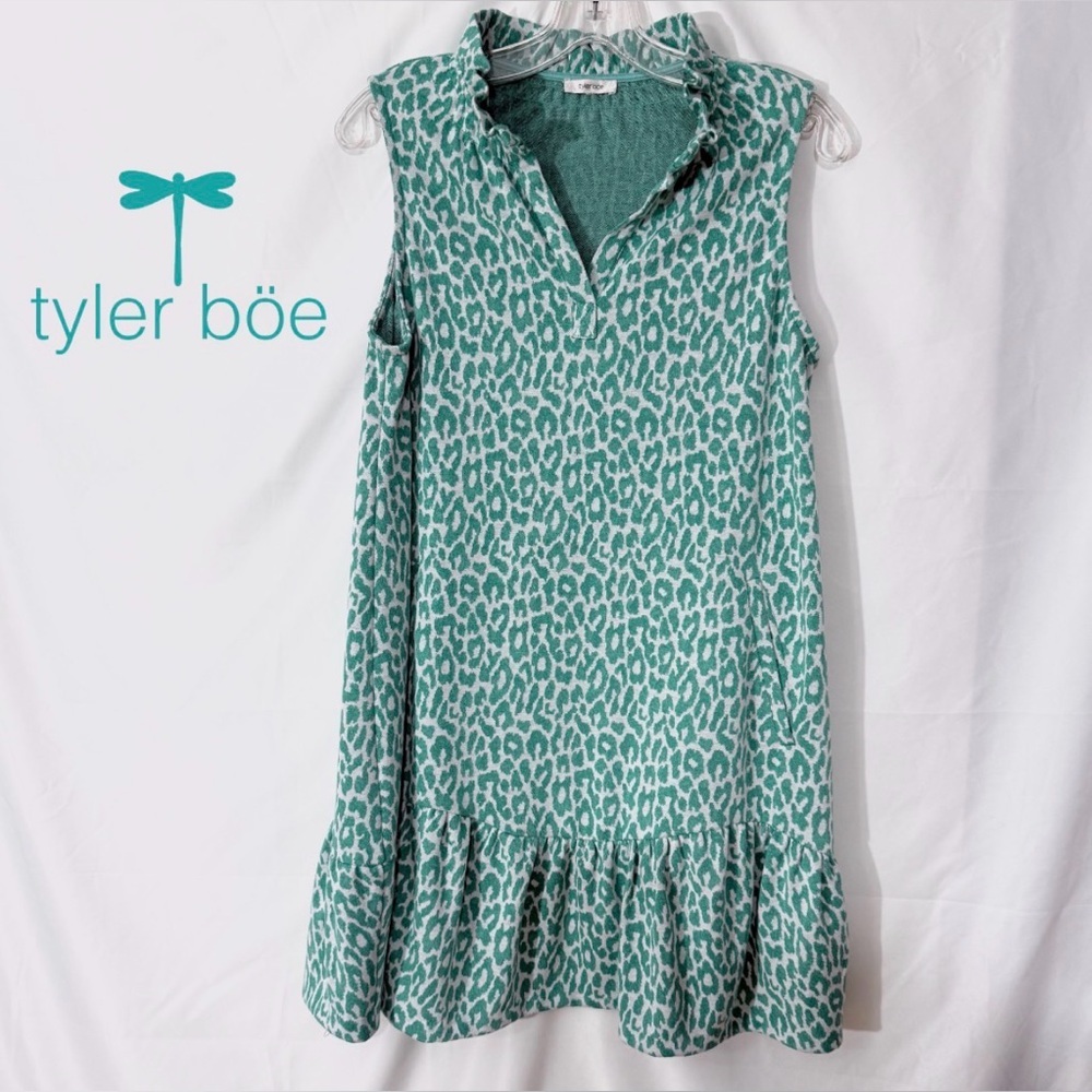 Tyler Böe Paula Green/White Leopard Print Sleeveless Ruffle V-Neck Mini Dress